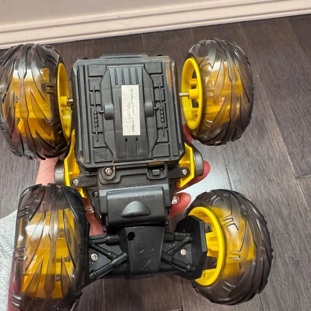 Speed City Radio Controlled Yellow Stunt Twister Vehicle Car Boys -NO REMOTE